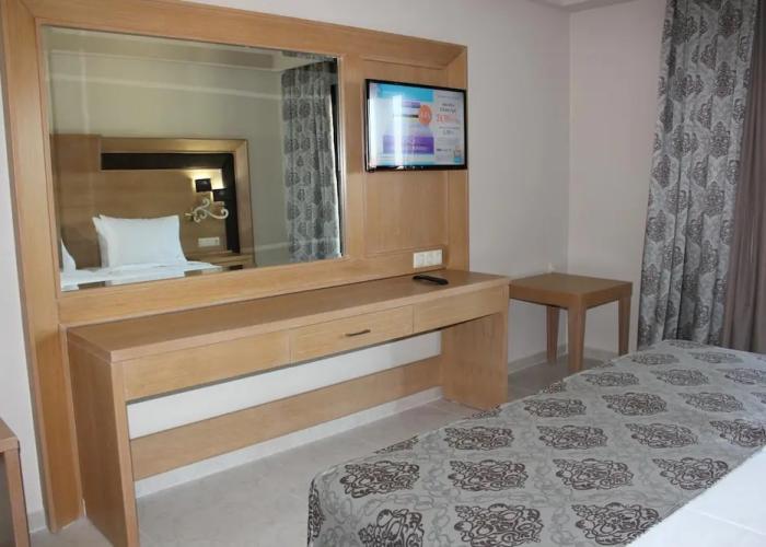 Grand Meteora Hotel
