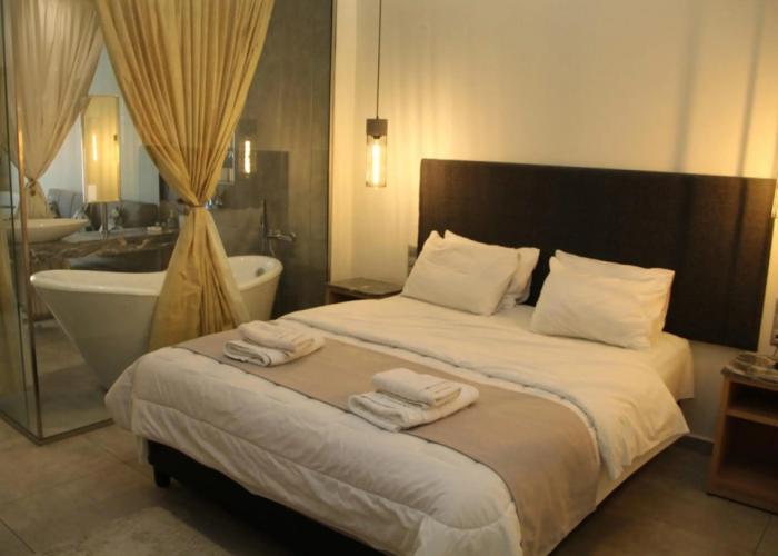 Alexiou Hotel