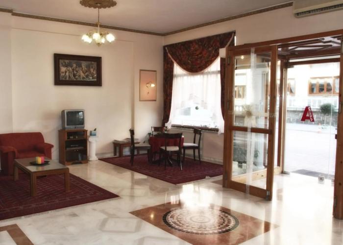 Alexiou Hotel