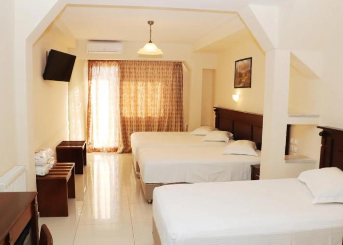 Hotel Kosta Famissi