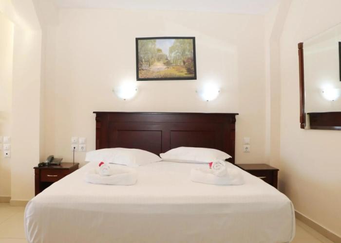 Hotel Kosta Famissi