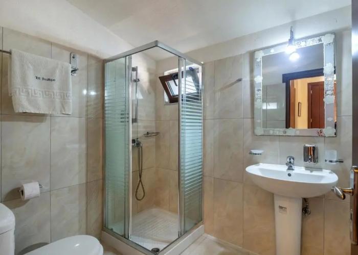 Toti Boutique Rooms