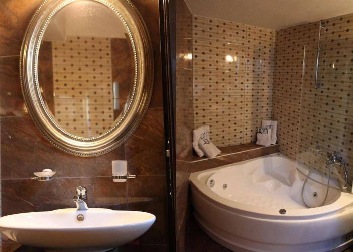 Toti Boutique Rooms