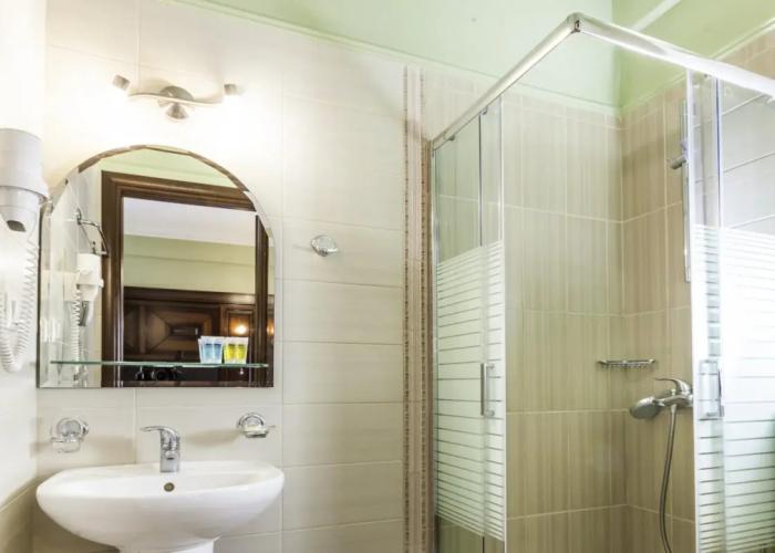 Dellas Boutique Hotel