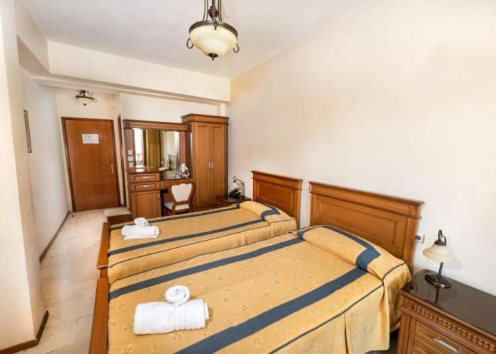 Famissi Hotel