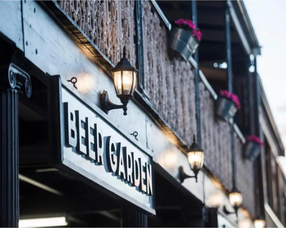 фото The Woolpack Hotel