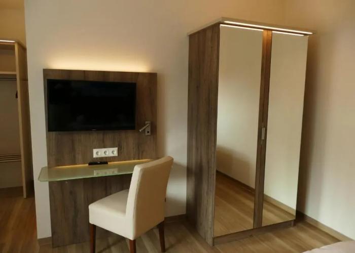 Meyn's Apartments & Hotel