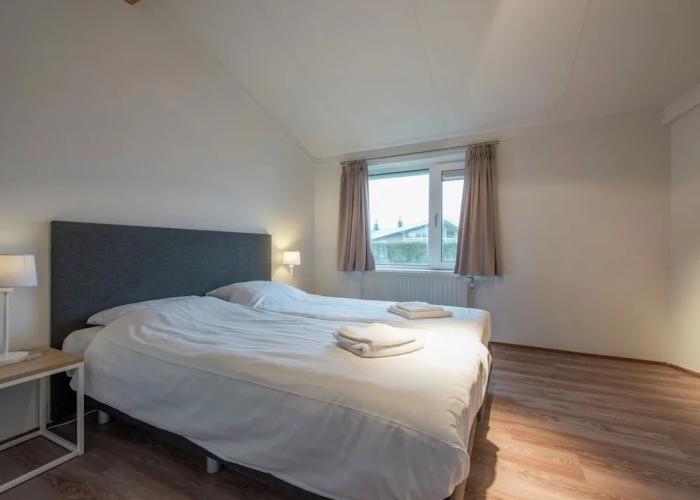 Restyled Bungalow with Dishwasher near Cozy Domburg