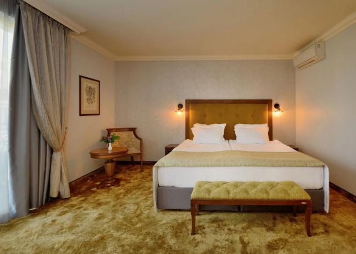 Club Central Hotel