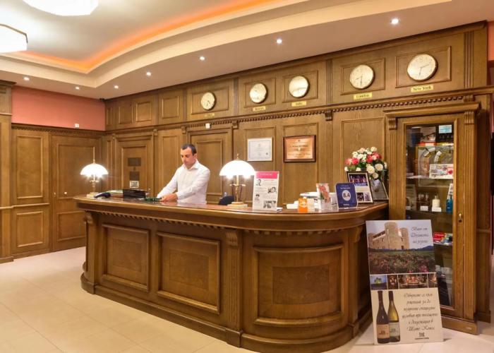 Club Central Hotel