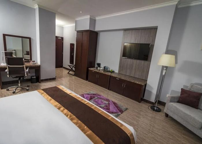 Hotel City Plaza & Suites