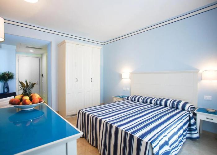Cala La Luna Resort