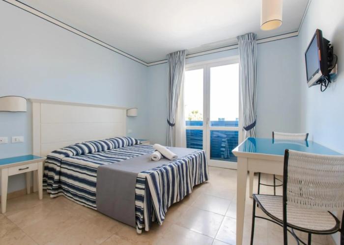 Cala La Luna Resort