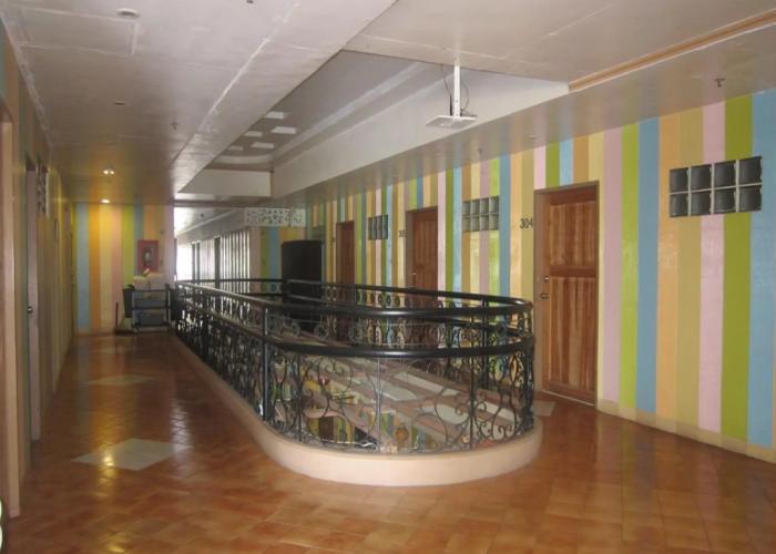 Plaza Maria Luisa Suites Inn