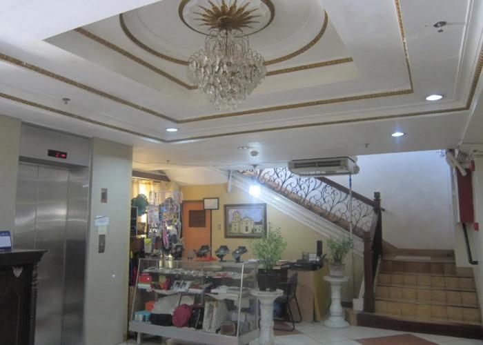 Plaza Maria Luisa Suites Inn