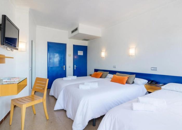 Hotel & Diving les Illes