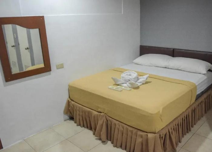 Tiptop Tower Suite Inn