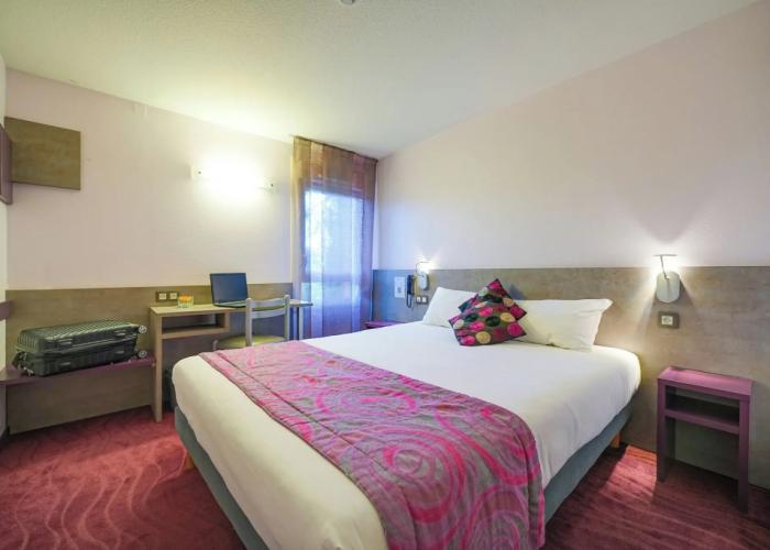 Brit Hotel Les Evens