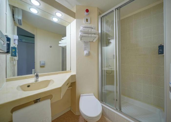 Brit Hotel Les Evens
