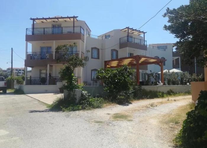 Oliva Beach Studios & Apartments