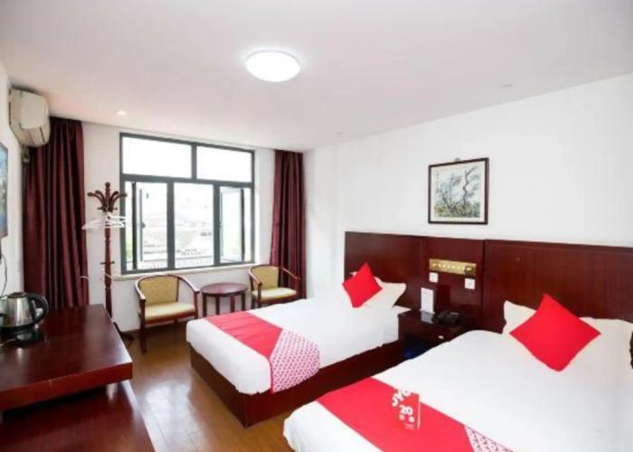 Binjiang Business Hotel