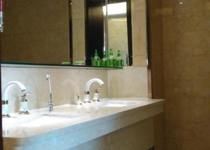 Binjiang Business Hotel