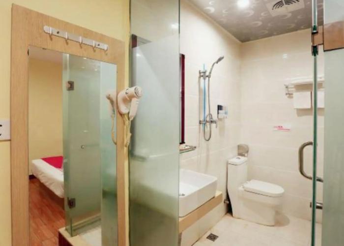 Binjiang Business Hotel