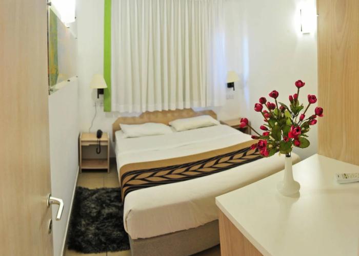 Tzuba Hotel