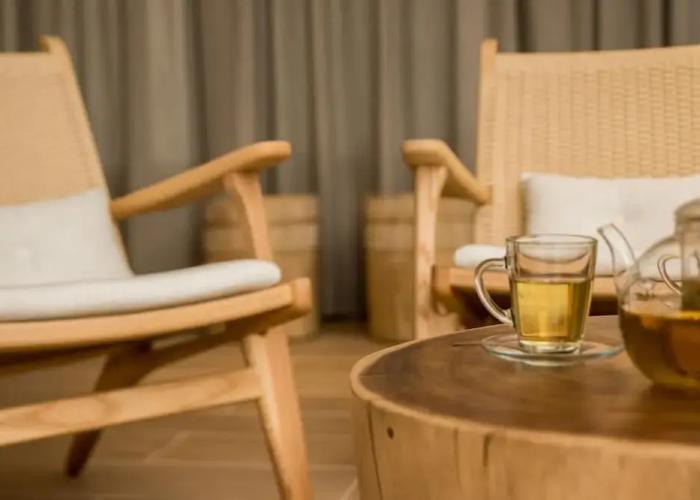 Almond hotel