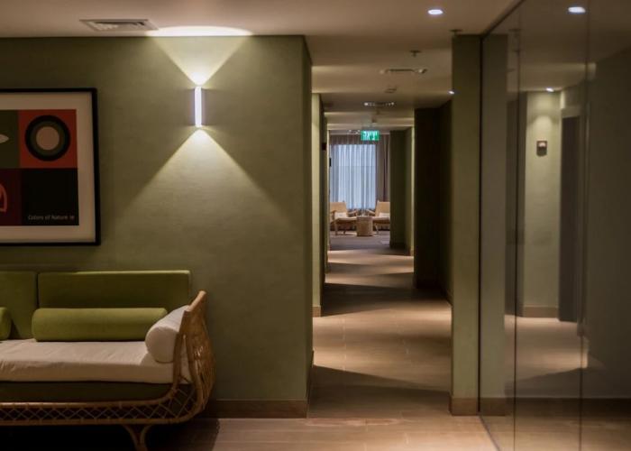 Almond hotel