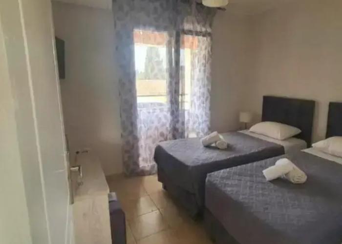 Bella De Lux Apts