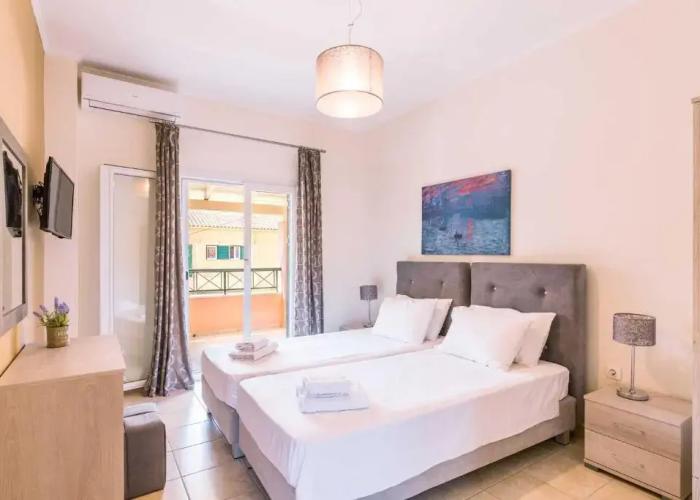 Bella De Lux Apts