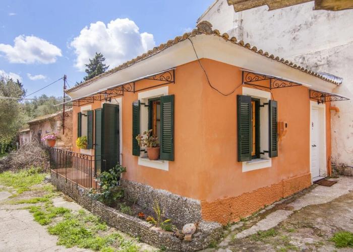 Old Barber Shop by Konnect, 1,2km from Dassia beach