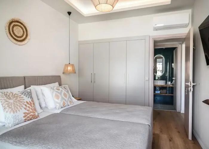 Phos Elegant Residences by Konnect, 400m to the beach