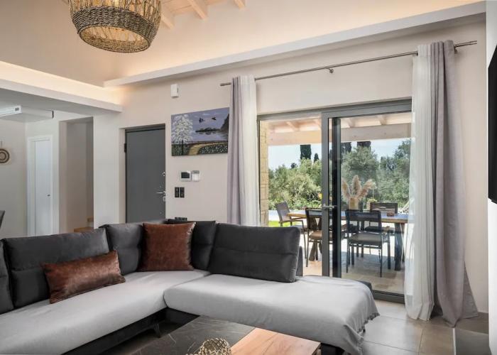 Mateo Stone Villa with Private Pool by Konnect