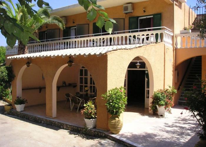 River Studios & Apartments
