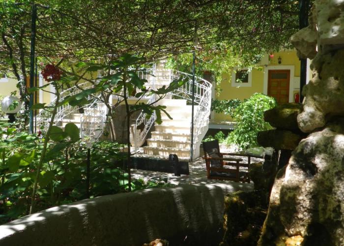 Sofos Apartments