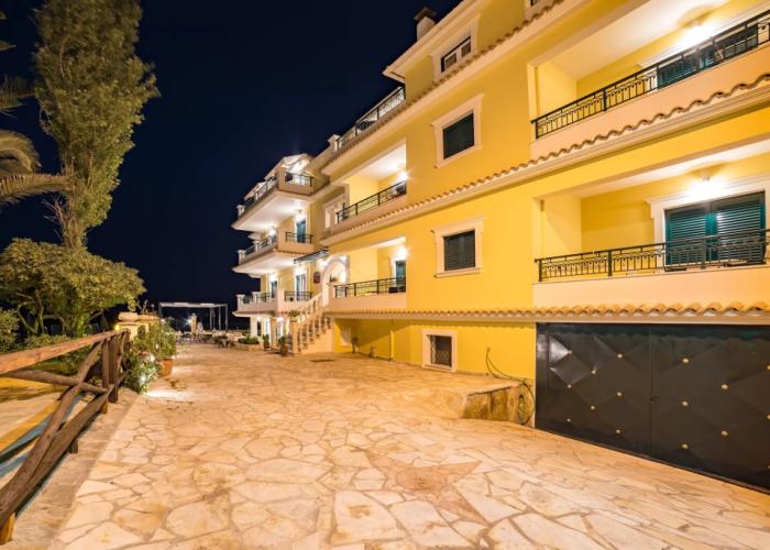 Andreolas Luxury Suites