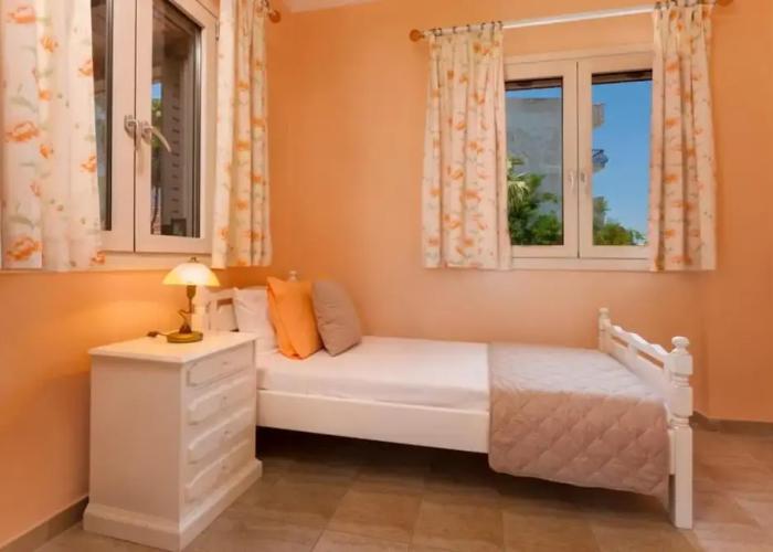Villa Elizabeth - Seafront Modern Villa - Villa Elizabeth - Seafront Classic Villa