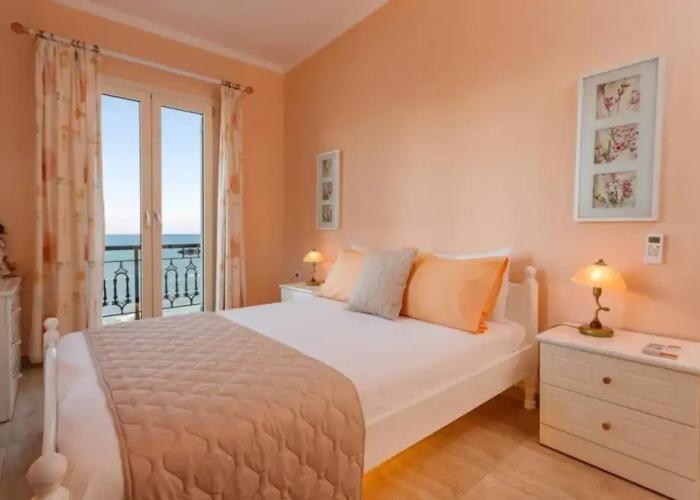 Villa Elizabeth - Seafront Modern Villa - Villa Elizabeth - Seafront Classic Villa