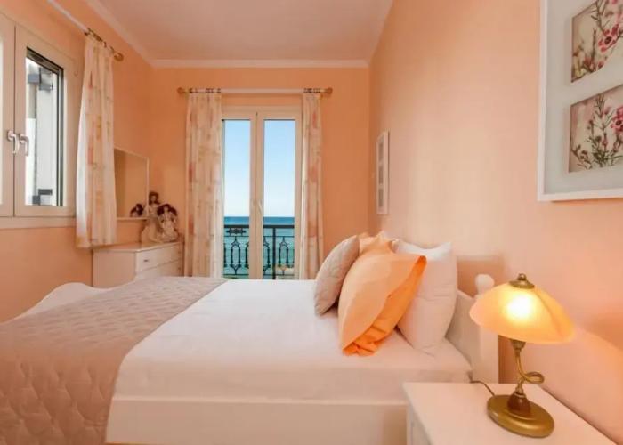Villa Elizabeth - Seafront Modern Villa - Villa Elizabeth - Seafront Classic Villa