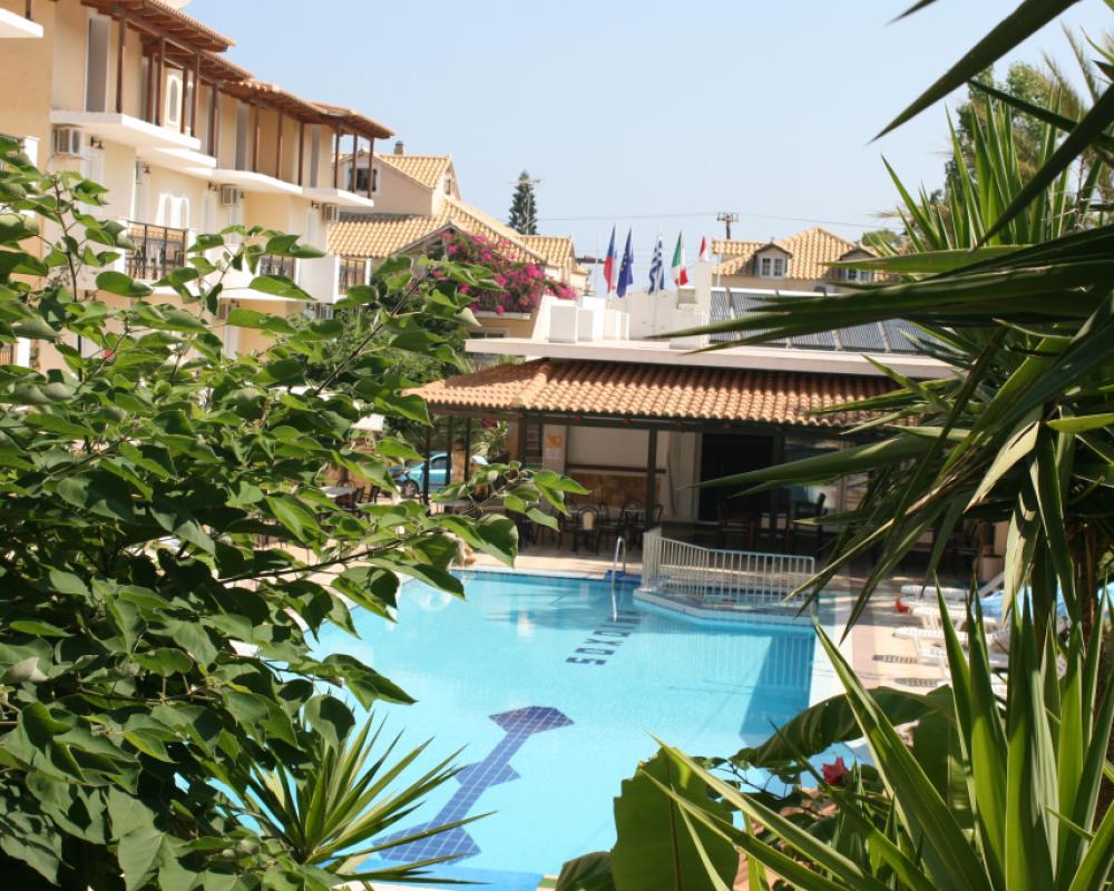 фото Iniochos Hotel