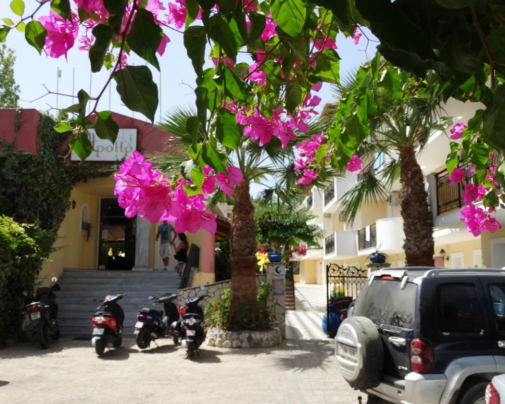 фото Iniochos Hotel
