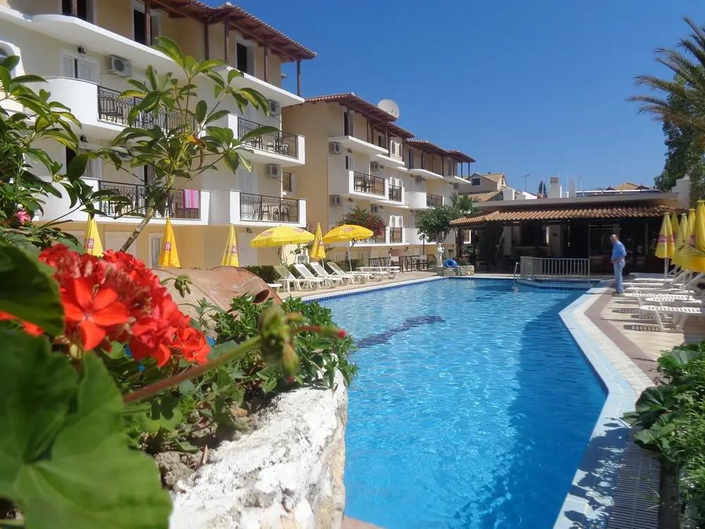 фото Iniochos Hotel