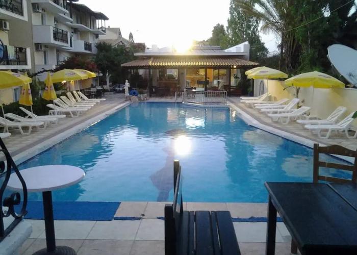 Iniochos Hotel