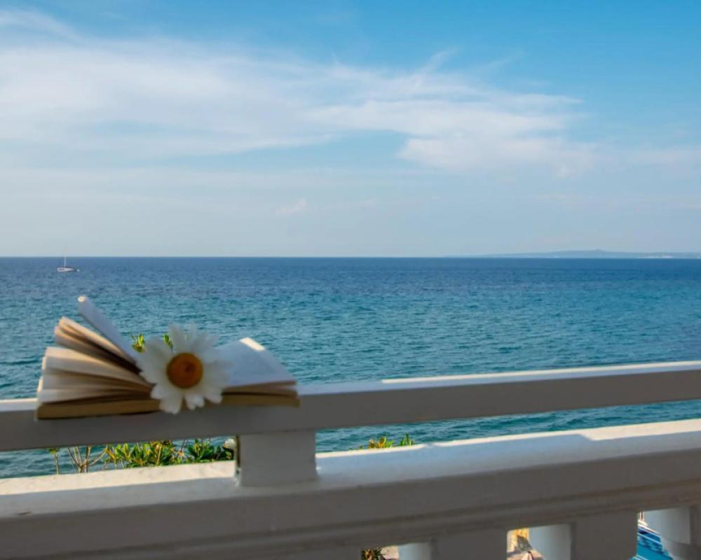 фото Agoulos Beach Hotel