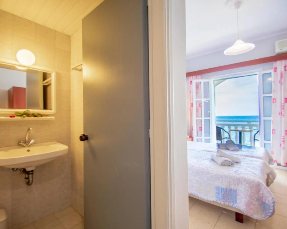 фото Agoulos Beach Hotel