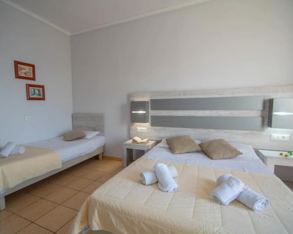 фото Agoulos Beach Hotel