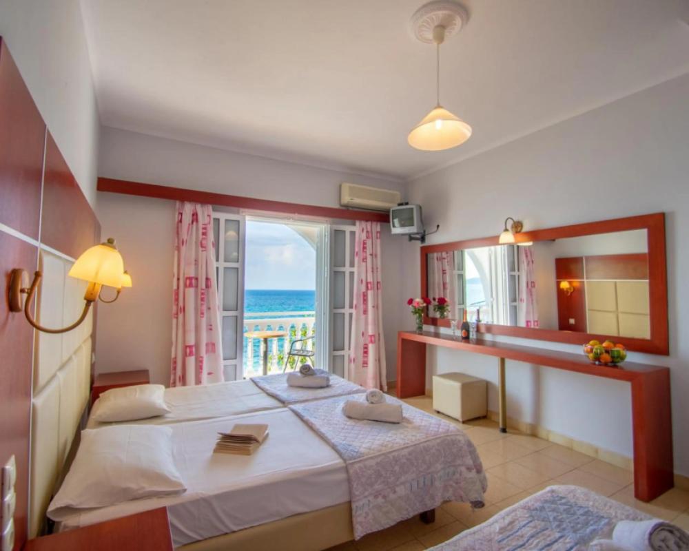 фото Agoulos Beach Hotel