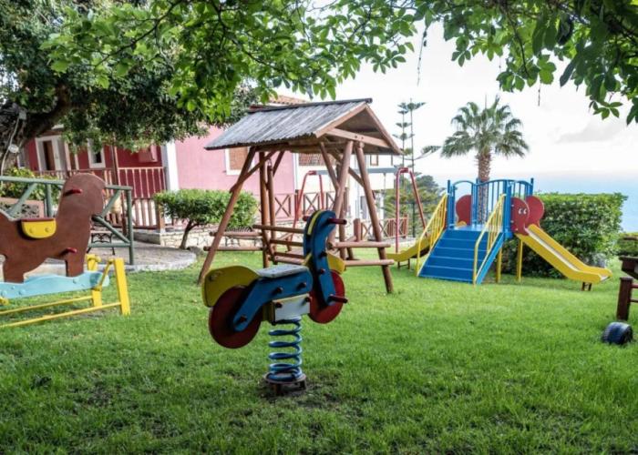 Sea View Village - Studios & Apartments